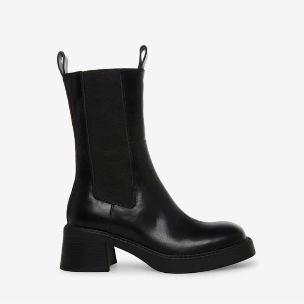 STEVE MADDEN MAREN NWT & BOX- black leather boots